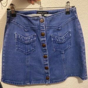 Kendall and Kylie stretchy denim mini in sz 25